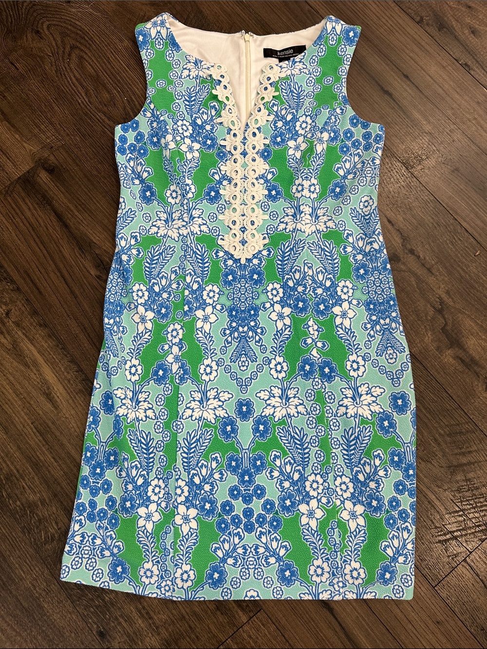 NWT Kenzie Floral Shift Dress Size 4